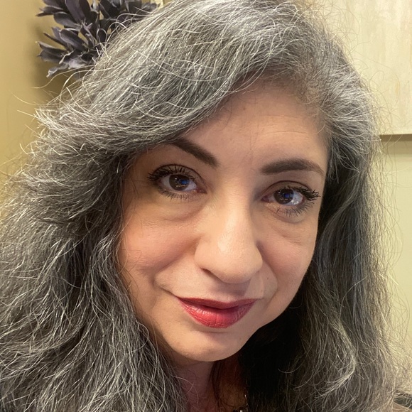 Meet Your Posher - Picture 3 of 9